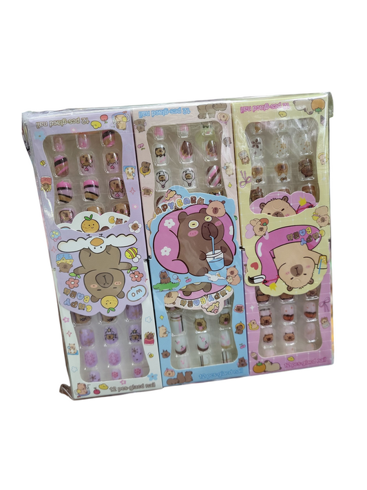 uña capibara,labubu y stich con 12